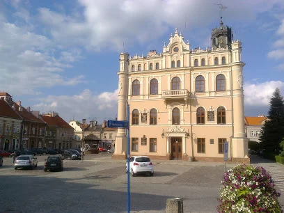 Przybudówka ratusza (dawne więzienie zaprojektowane przez Teodora Talowskiego)